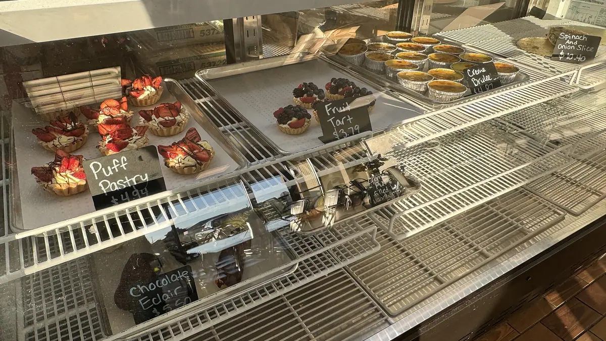 Vapes and Cakes – patisserie in Bermondsey, London